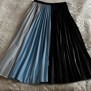 Pleated skirt